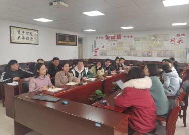 皇冠登录入口welcome召开党员教师师德师风专题培训